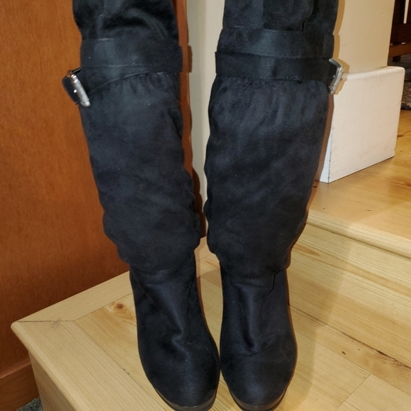 SBICCA Suede Knee High Heeled Boots - Picture 2 of 11